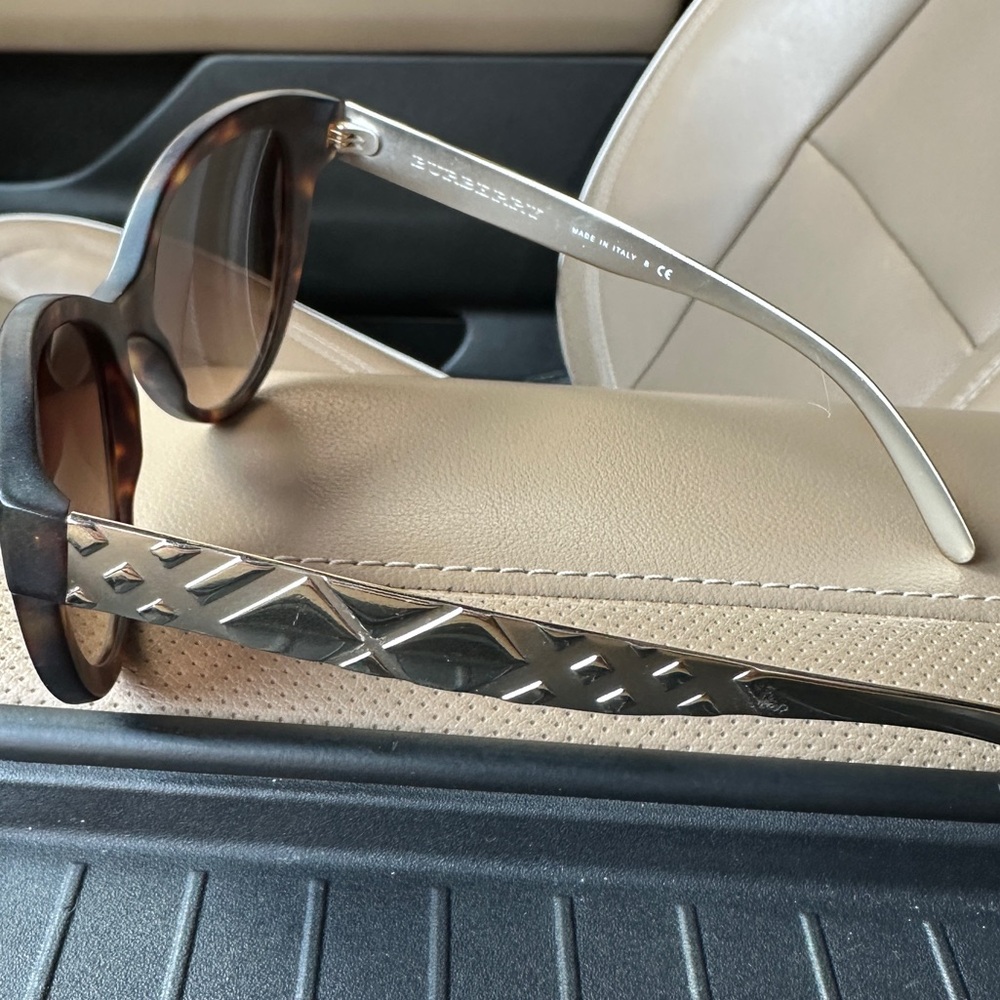 Burberry cateye sunglasses
